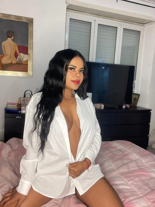 Valeria — 2 / 3