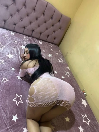 Kenia Paulett Castro — 4 / 12