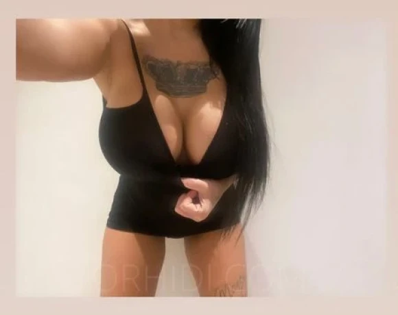Alina BESUCHBAR & HAUS / HOTELBESUCHE MÖGLICH — 5 / 8