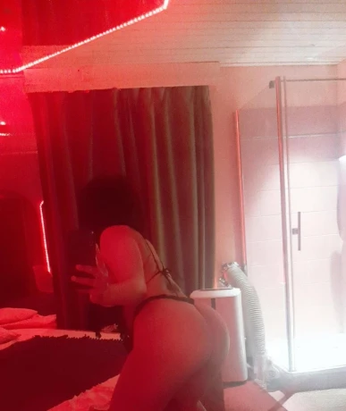 Opfikon Cloe Hot Latina Deepthroat Top — 4 / 5