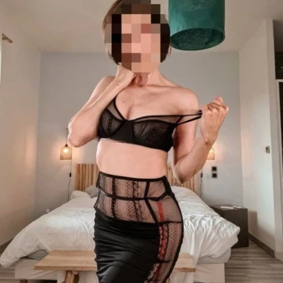 Nephaella, Escort, Liege