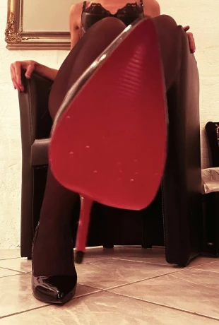 Gottliche Riana — 5 / 7