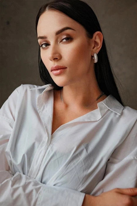 Kristina — 2 / 6