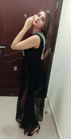 Model Soniya — 2 / 3