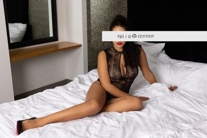 Enola Nolte — 4 / 8