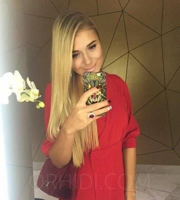 Ksenia — 2 / 5