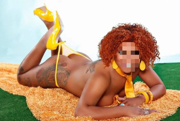 Trans Brunette Xxx — 4 / 11