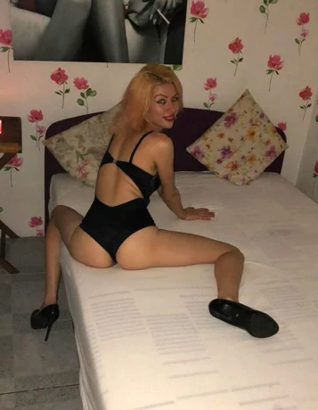 Julia-slim — 1 / 9