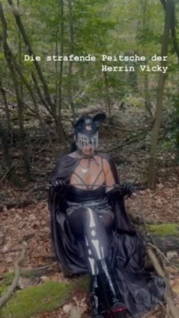 Domina Vicky — 9 / 11