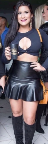 Latina Brésilienne — 3 / 13