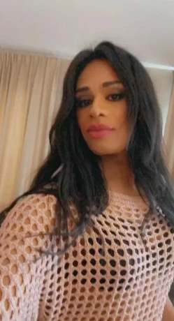 Transsexuel Very Horny For You — 1 / 4