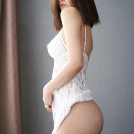 Hwang Hwang — 1 / 3