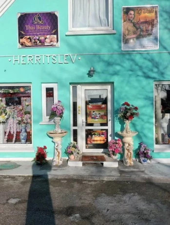 Thai Beauty — 2 / 7