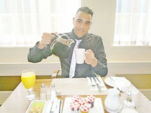 Dale Bradford — 6 / 12