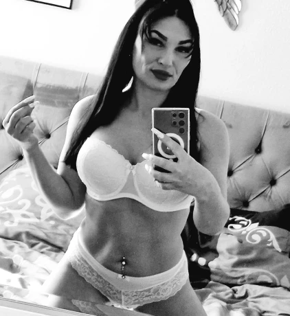 Natascha Deepthroat Kunstlerin — 1 / 3