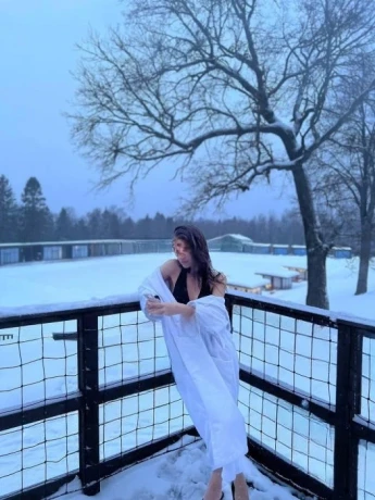 Adriana — 3 / 5