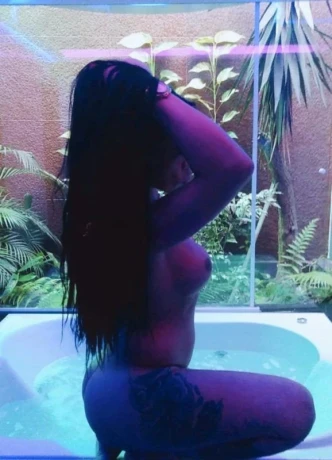 Emilly Kelly — 4 / 12