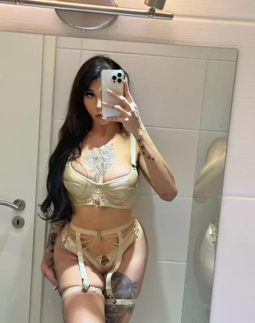 Isis Beaty Brasileira — 12 / 20