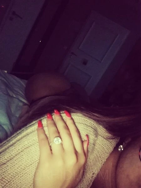 SHIRIN, Escort, Essen