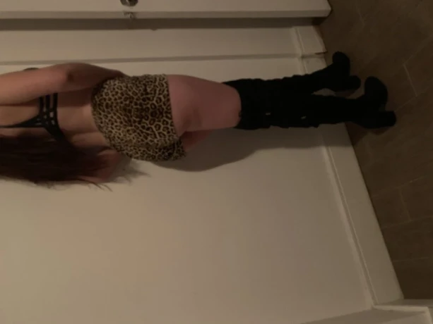 Naomie Costelo — 2 / 3