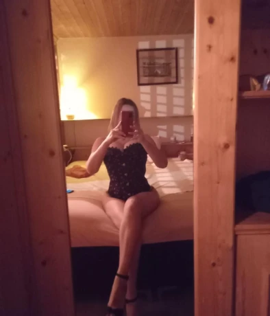 Venus In Baar — 3 / 5