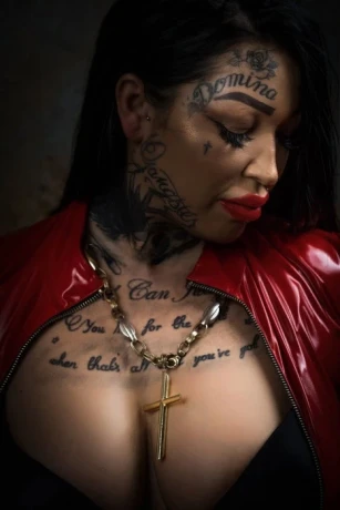 Domina Vicky — 1 / 13