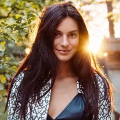 Lili Perfect, Escort, Paris