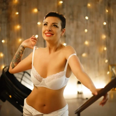 Molly Im Girls Haus 19, Escort, Brilon