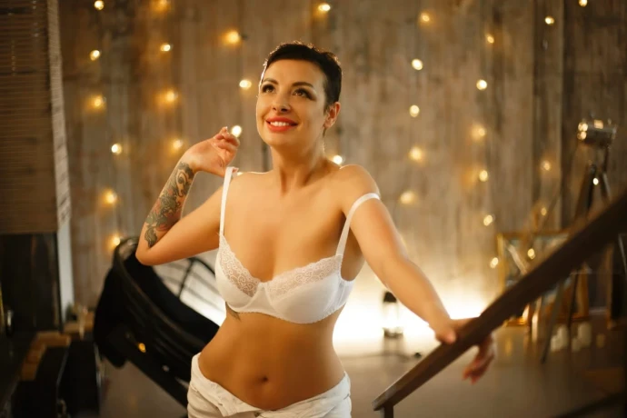 Molly Im Girls Haus 19 — 1 / 6