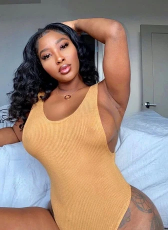 Sexy Lilly — 2 / 4