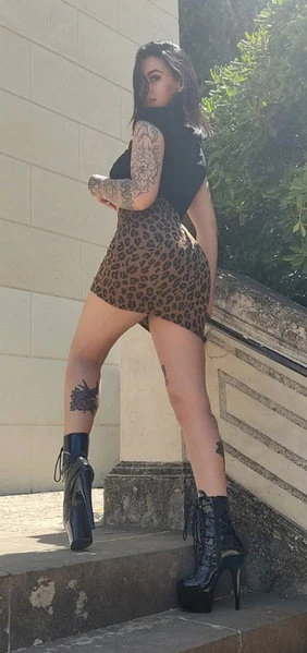 Laura 12 — 2 / 5