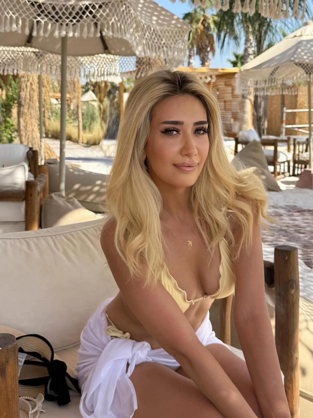 Kayra, Escort, Izmir