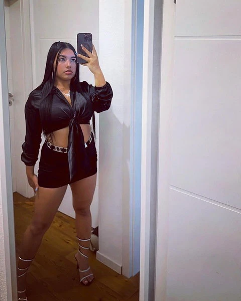 Pamela — 2 / 3