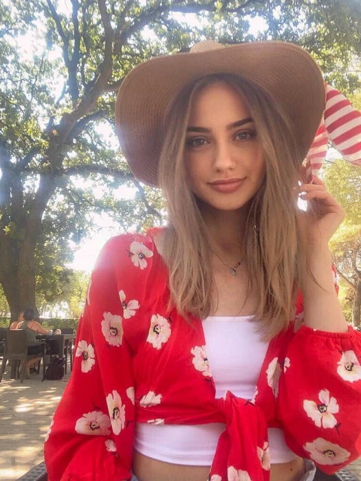 Liza — 2 / 3