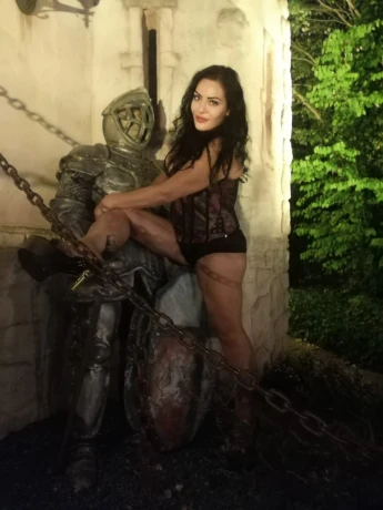 Lady Aradia — 11 / 20