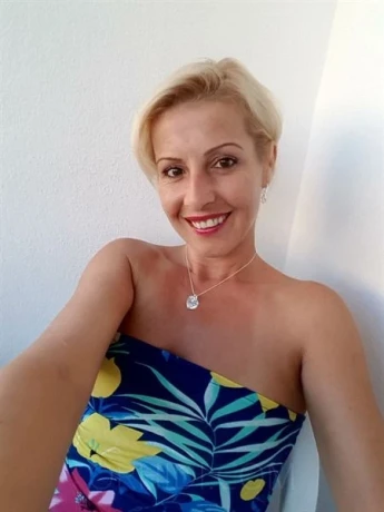 LILLA - GELERNTE MASSEURIN — 1 / 3