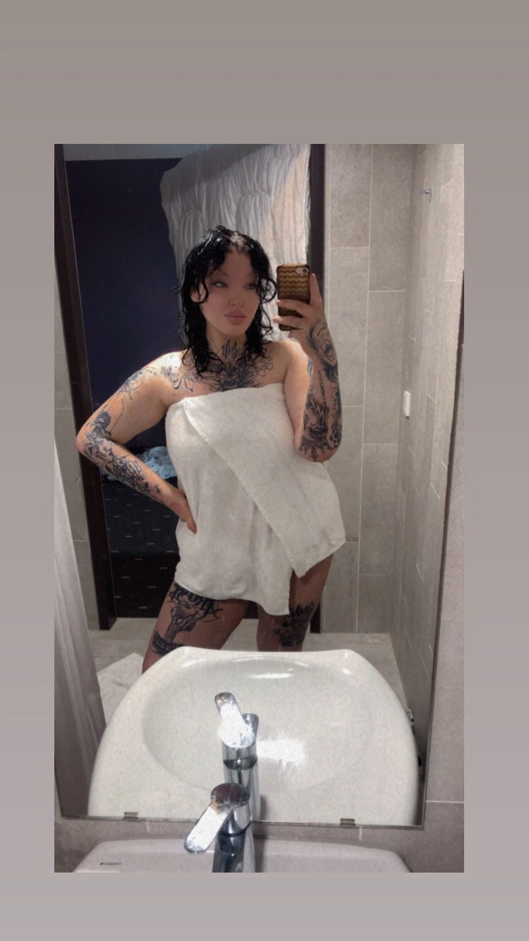 Elena Hotxx — 9 / 20