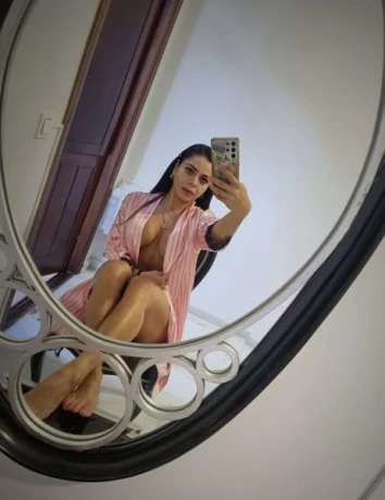 Camila im Massage Palast — 5 / 6