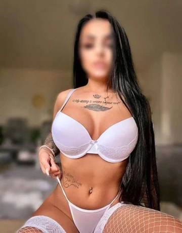 Hot Selina — 8 / 12