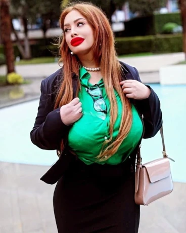 Lucia Bella — 5 / 13