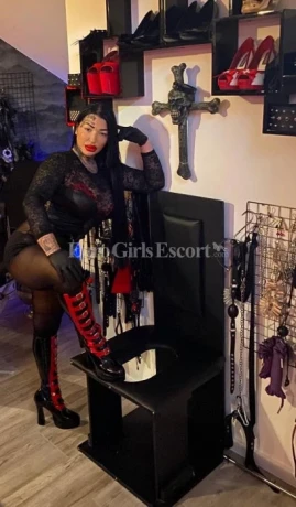 Domina Vicky — 12 / 13