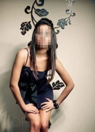 Trans-Julia Super-Party-24h-guten-sex-in-Daine-Stadt — 2 / 4