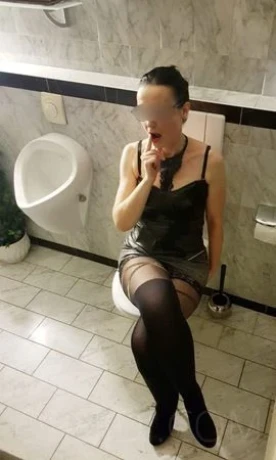 Deutsche Milf Sofie - Zum 1. Mal! — 6 / 8