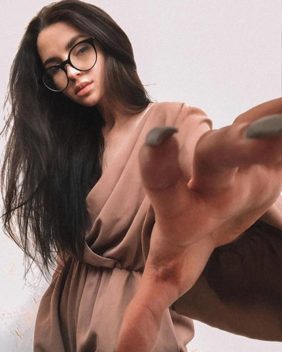 Lianna — 2 / 5
