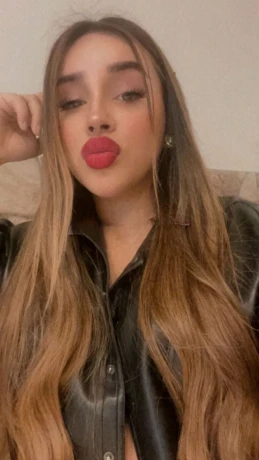 Danaez Vuitton — 9 / 12