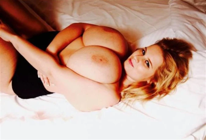 BARBY AUS UNGARN  IM PUPPENHAUS ERLANGEN — 1 / 3