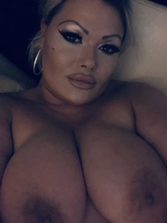 Plus Size Cynthia Nur Hausbesuch — 9 / 11