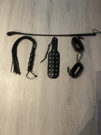 Bizarr Lady Carmen — 12 / 18