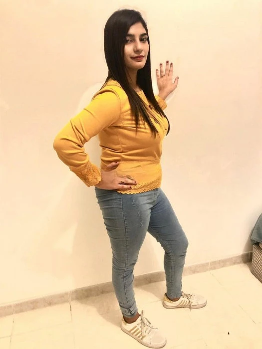 Student Julie, Escort, Dubai