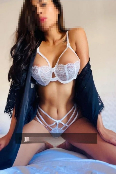 Lia, Escort, Ferreries